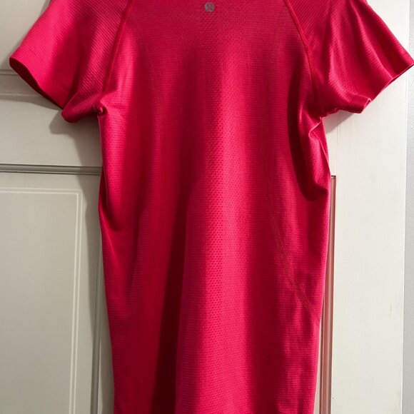 Lululemon Swiftly Tech Short-Sleeve Shirt 2.0 Lip Gloss / Lip Gloss - Picture 7 of 8